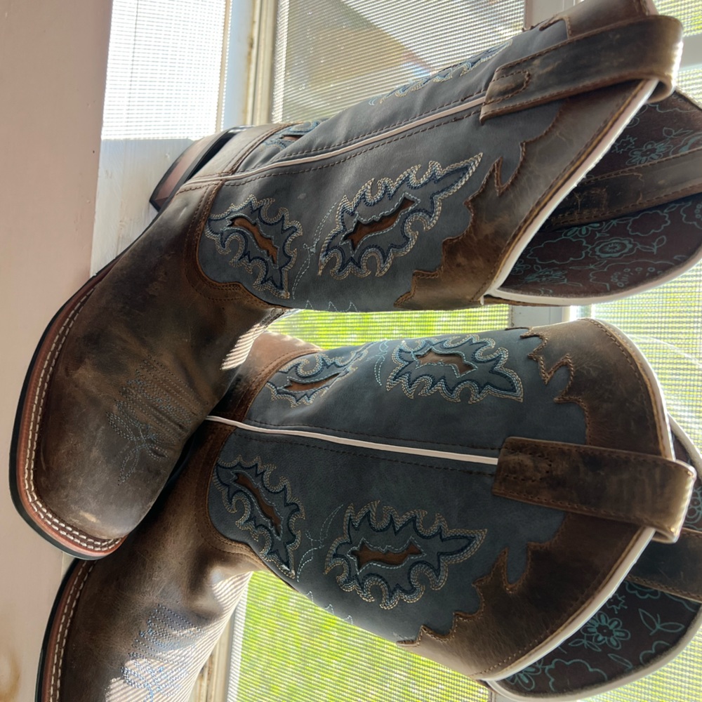 Women’s Laredo square boots (style #5666) Size:10M